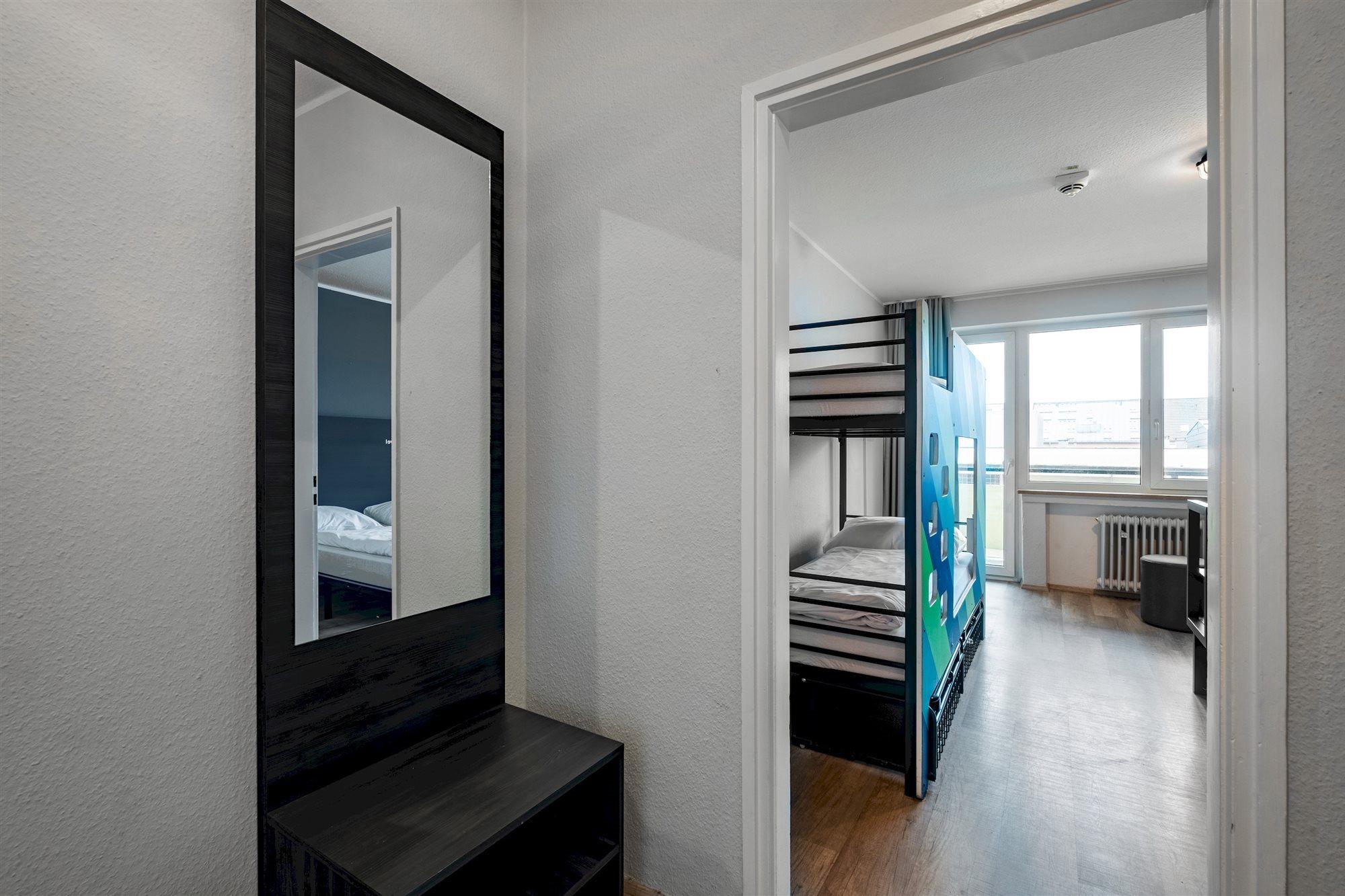 A&O Muenchen Hauptbahnhof Hotel Exterior photo