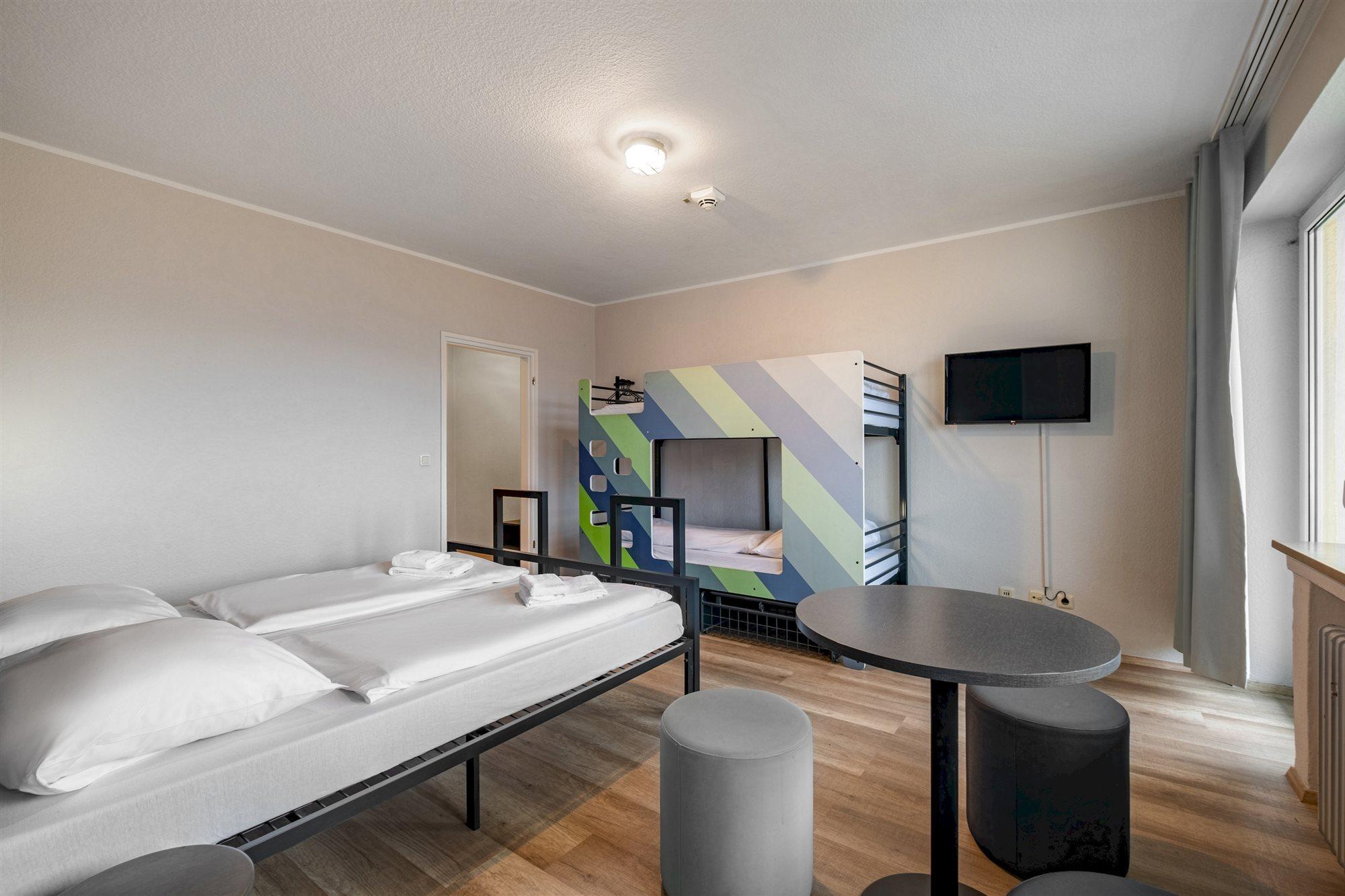A&O Muenchen Hauptbahnhof Hotel Exterior photo