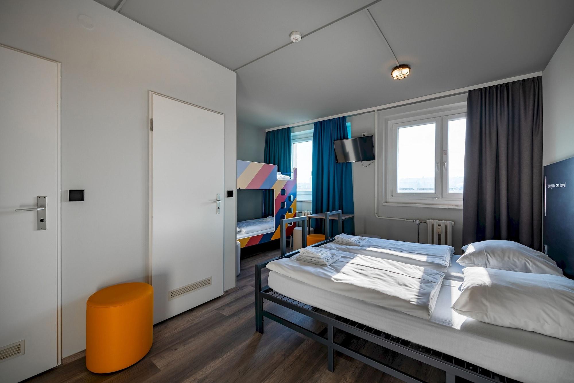A&O Muenchen Hauptbahnhof Hotel Exterior photo