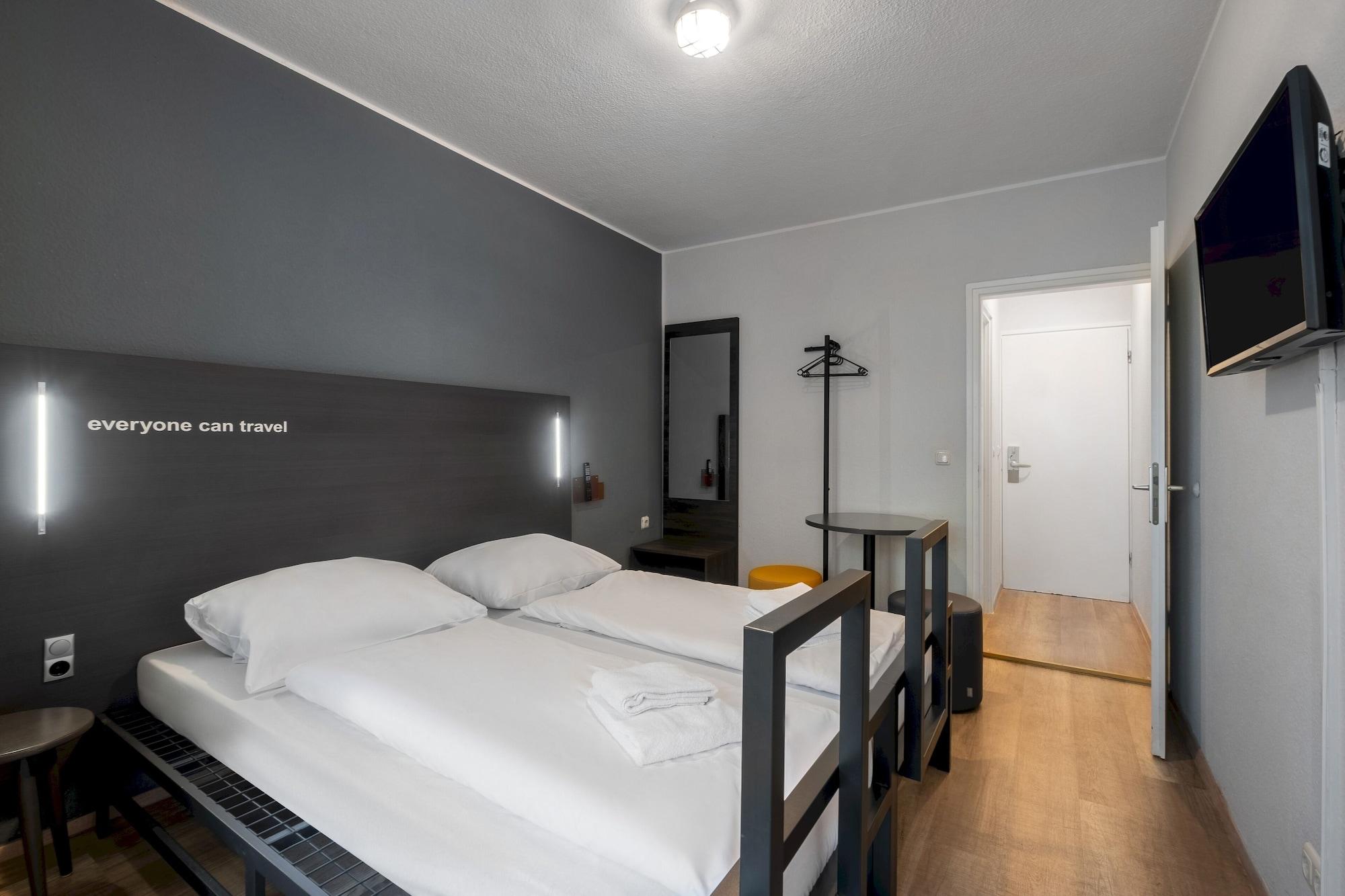 A&O Muenchen Hauptbahnhof Hotel Exterior photo